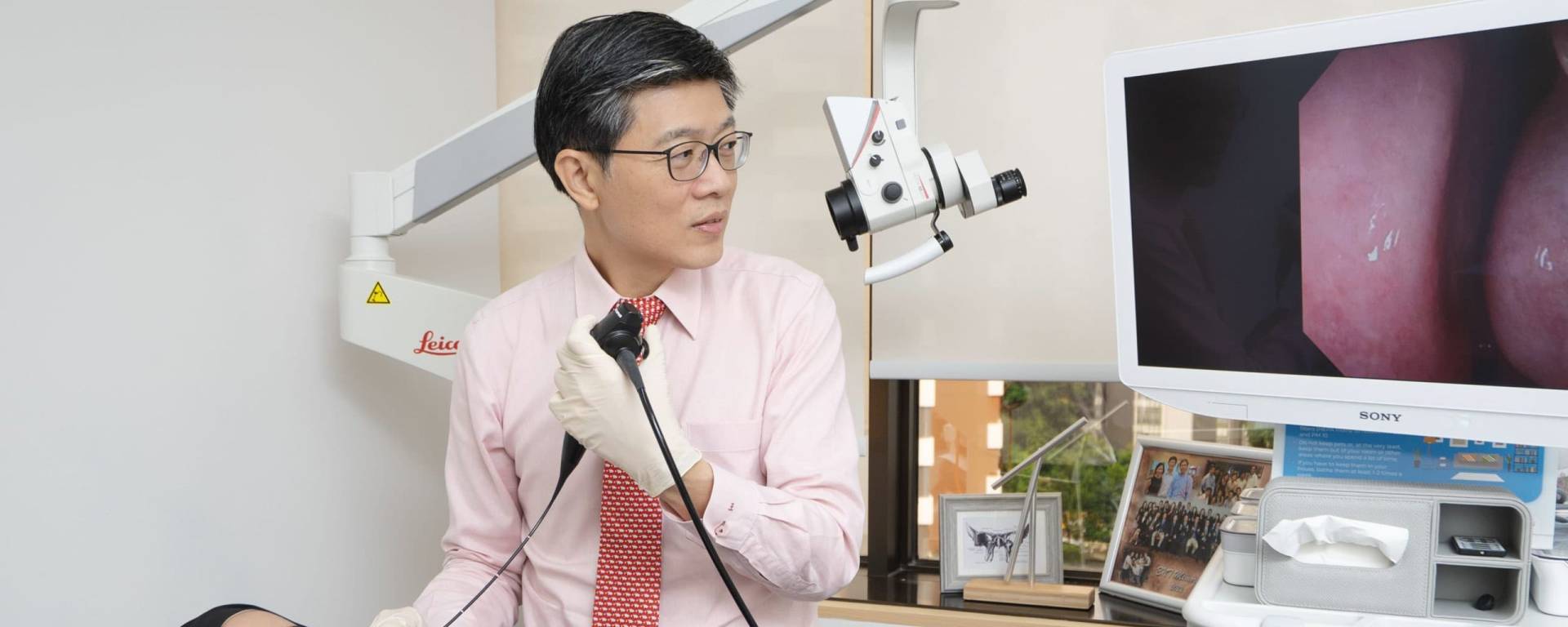 Dr Ong Yew Kwang performing a nasoendoscopy