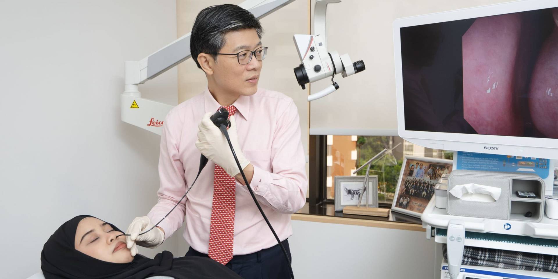 Dr Ong Yew Kwang performing a nasoendoscopy